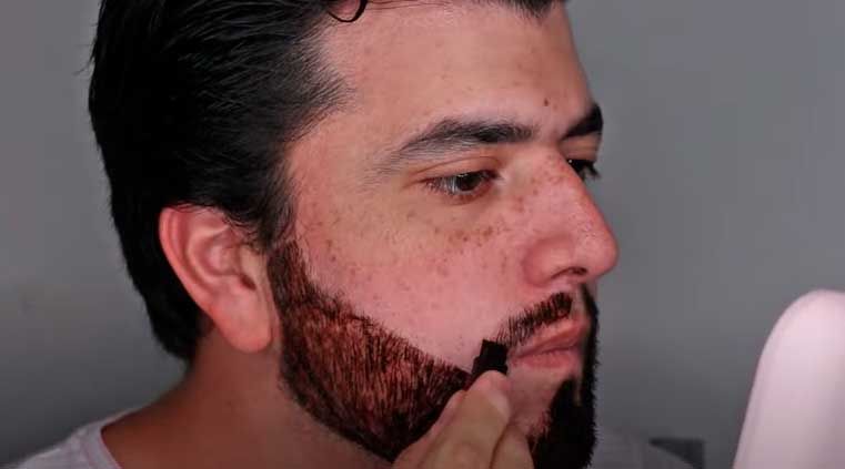 Barba con tinte en polvo