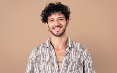 Los Mejores Cortes de Cabello para Hombres Rizados